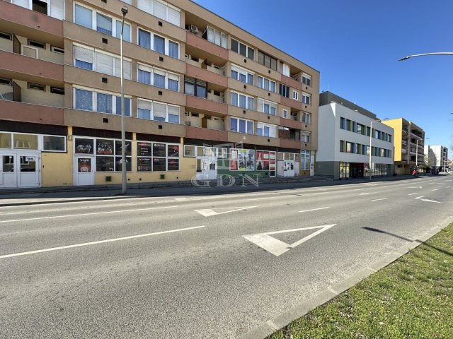 Eladó téglalakás, Székesfehérvárott 42.9 M Ft, 2 szobás