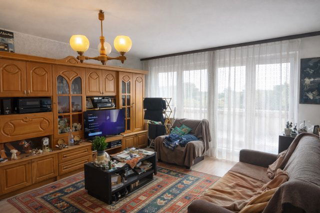 Eladó panellakás, Székesfehérvárott 49.9 M Ft, 1+2 szobás