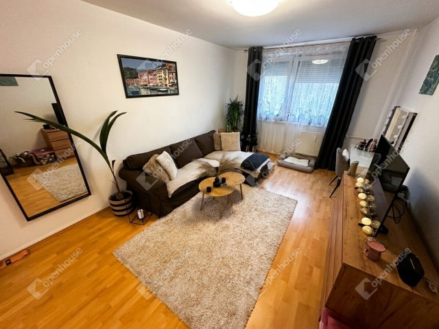 Eladó panellakás, Székesfehérvárott 54.9 M Ft, 2 szobás