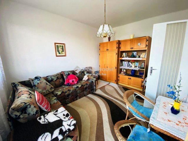 Eladó családi ház, Tápiószecsőn 69.9 M Ft, 6 szobás