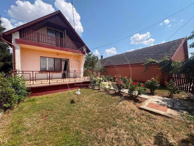Eladó családi ház, Sarkadon 27.99 M Ft, 5 szobás