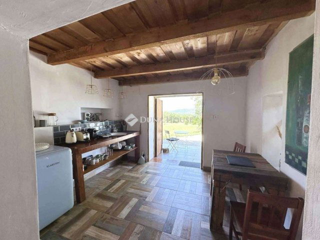 Eladó családi ház, Kisapátiban 56.99 M Ft, 1 szobás