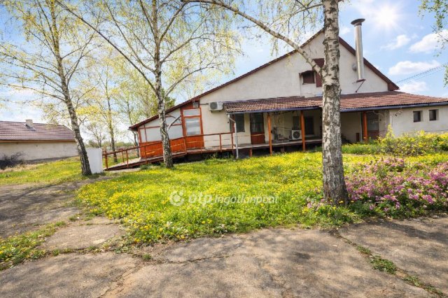 Kiadó családi ház, albérlet, Kismarján 1800 E Ft / hó