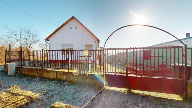 Eladó családi ház, Nyírtéten 12.5 M Ft, 1 szobás