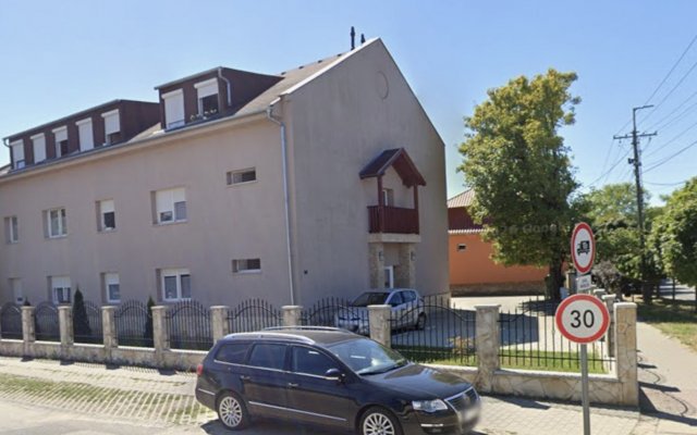 Eladó téglalakás, Komáromban, Szent László utcában 32.45 M Ft
