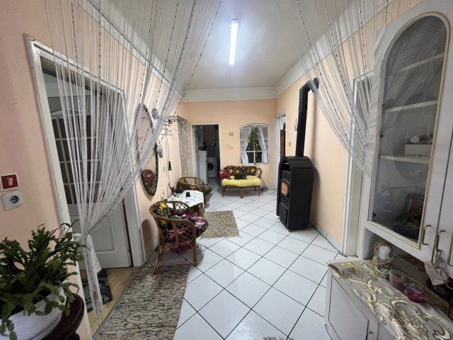 Eladó családi ház, Sarkadon 11.5 M Ft, 3 szobás