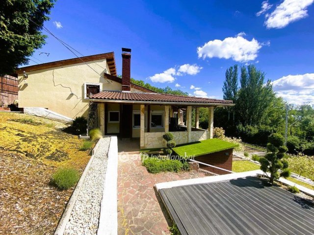 Eladó nyaraló, Balatonalmádiban 95 M Ft, 3 szobás