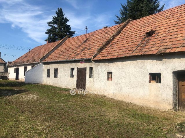 Eladó családi ház, Ajkán 29 M Ft, 3+1 szobás