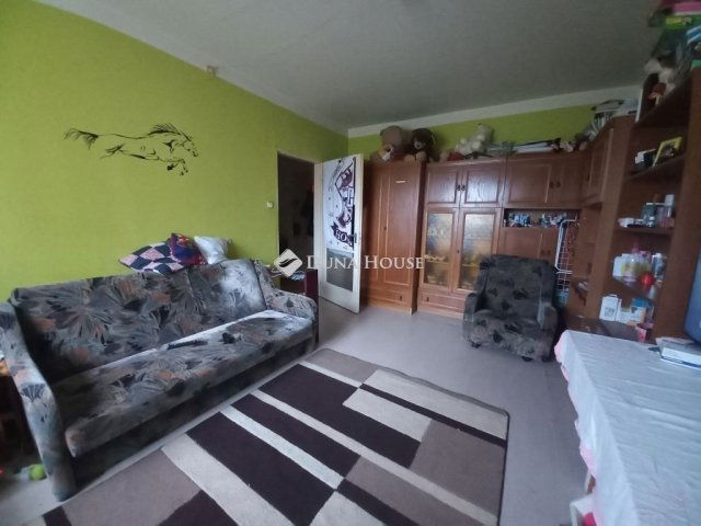 Eladó panellakás, Pécsett 29.9 M Ft, 2 szobás