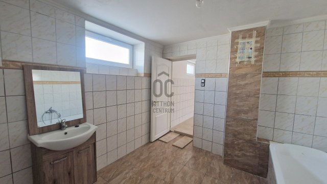 Eladó családi ház, Örkényen 42.6 M Ft, 3 szobás