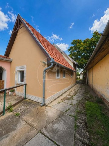 Eladó családi ház, Gyulán 37.99 M Ft, 4 szobás