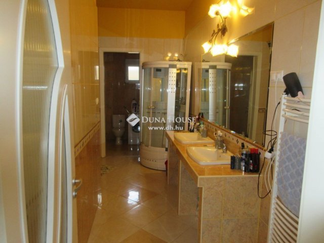 Eladó családi ház, Budapesten, XVIII. kerületben 162 M Ft