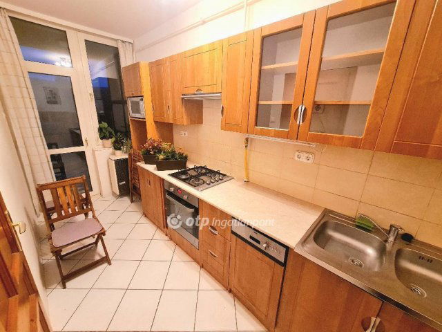 Eladó téglalakás, Egerben 64.9 M Ft, 3 szobás