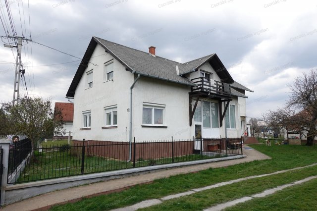 Eladó családi ház, Bándon 134 M Ft, 8+1 szobás