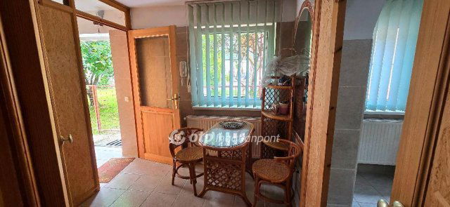 Eladó családi ház, Debrecenben 131.9 M Ft, 6 szobás