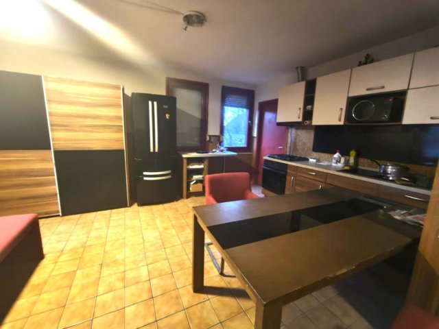 Eladó családi ház, Debrecenben 65 M Ft, 5 szobás