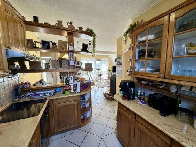 Eladó családi ház, Szentendrén 159 M Ft, 4 szobás