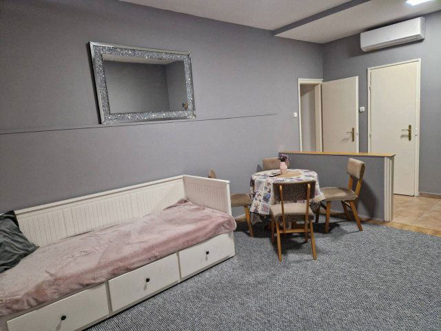 Eladó családi ház, Pilisszentkereszten 149.9 M Ft, 7 szobás