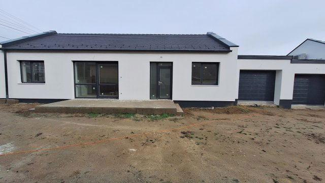 Eladó ikerház, Gödöllőn 109.9 M Ft, 4 szobás