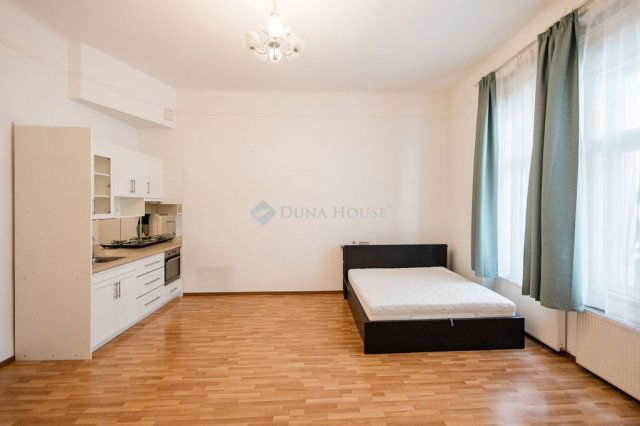 Eladó téglalakás, Budapesten, V. kerületben, Ferenciek terén