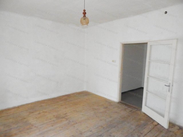 Eladó családi ház, Kaposváron 9.9 M Ft, 5+1 szobás