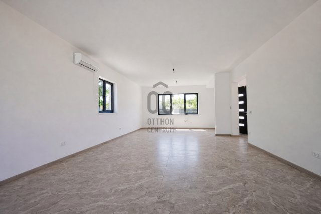 Eladó családi ház, Székesfehérvárott 199 M Ft, 5 szobás