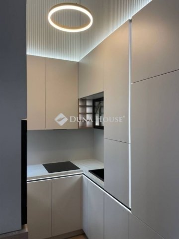 Eladó téglalakás, Budapesten, VII. kerületben 110.9 M Ft