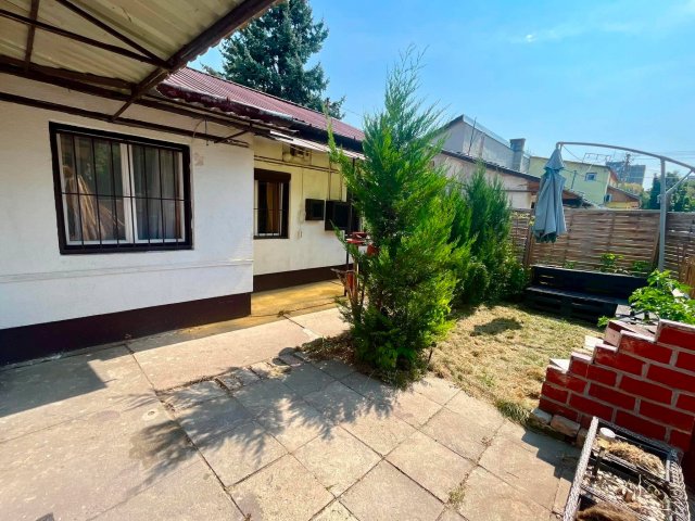 Eladó családi ház, Budapesten, XV. kerületben 46.9 M Ft