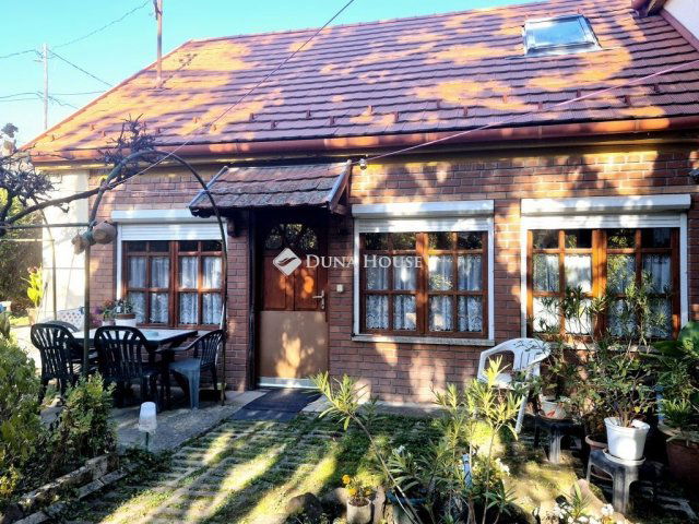 Eladó családi ház, Alsóörsön 119.9 M Ft, 4 szobás