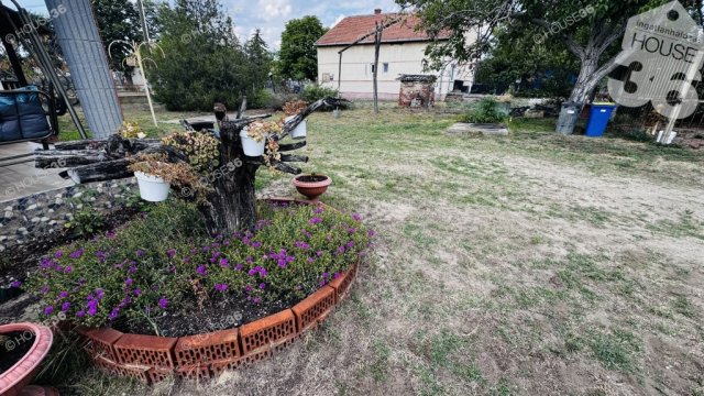 Eladó családi ház, Helvécián 64.9 M Ft, 4 szobás