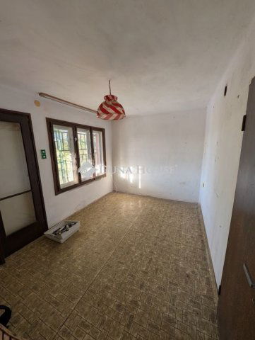 Eladó nyaraló, Esztergomban, Árnyas utcában 19 M Ft, 3 szobás