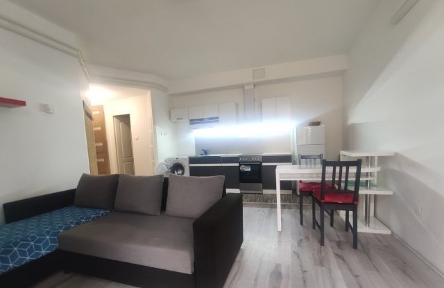 Kiadó téglalakás, albérlet, Pécsett 120 E Ft / hó, 1 szobás
