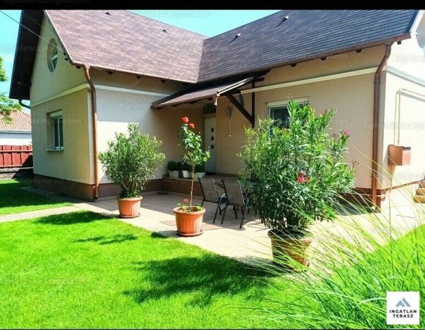 Eladó családi ház, Debrecenben, Szávay Gyula utcában 114 M Ft