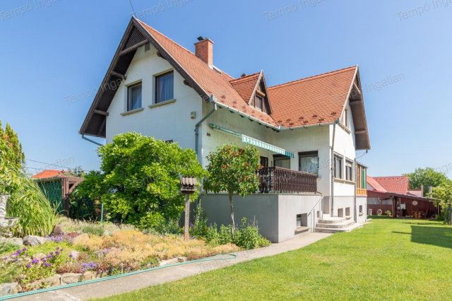 Eladó családi ház, Őrbottyánban 129.9 M Ft, 6 szobás