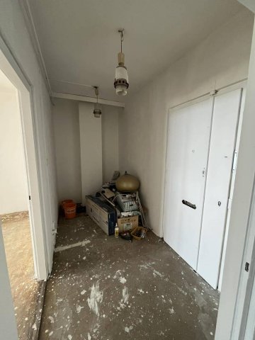 Eladó panellakás, Dunaújvárosban 27.9 M Ft, 2 szobás