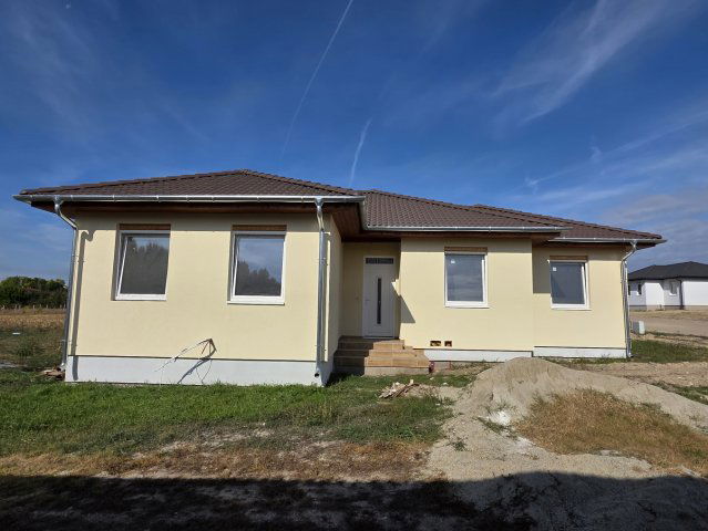 Eladó családi ház, Kecskeméten 95 M Ft, 4 szobás