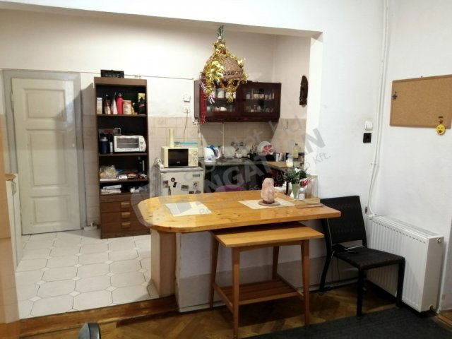 Kiadó téglalakás, albérlet, V. kerületben, Semmelweis utcában