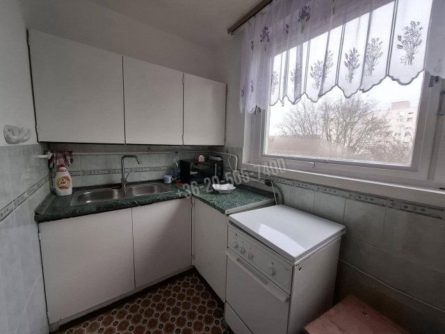 Eladó téglalakás, Miskolcon 35.5 M Ft, 3 szobás