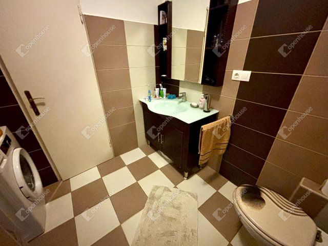 Eladó családi ház, Bakonyszentkirályon 64.9 M Ft, 4 szobás