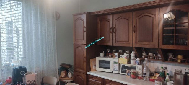 Eladó családi ház, Ózdon 17.5 M Ft, 5 szobás