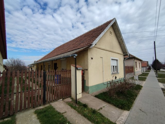 Eladó családi ház, Kartalon 40 M Ft, 3 szobás