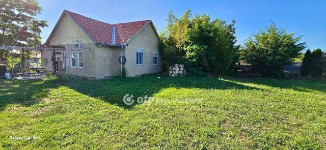 Eladó családi ház, Szaván 37.9 M Ft, 4 szobás