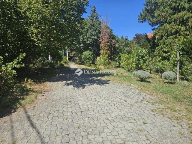Eladó családi ház, Tahitótfalun 48 M Ft, 2 szobás