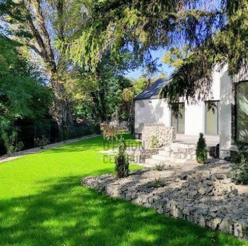 Eladó családi ház, Szentendrén 309 M Ft, 5 szobás