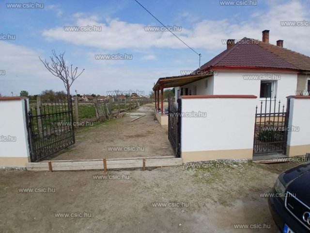 Eladó ikerház, Örkényen 39 M Ft, 2 szobás