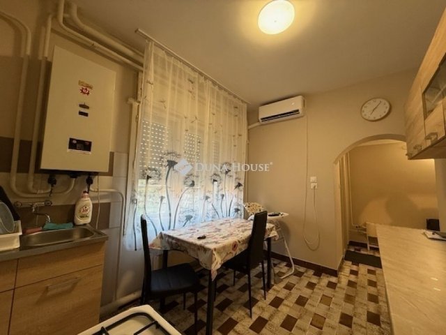 Eladó családi ház, Vecsésen 71.5 M Ft, 3 szobás