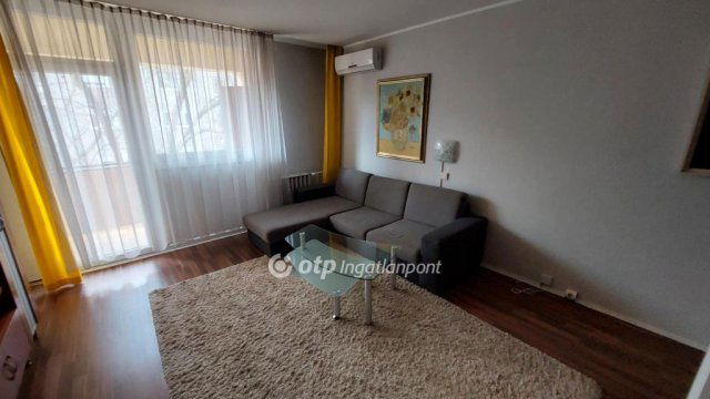 Kiadó panellakás, albérlet, Kecskeméten 160 E Ft / hó, 2 szobás