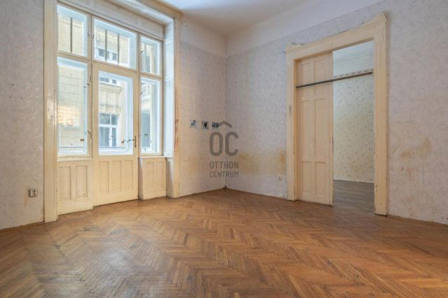 Eladó téglalakás, Budapesten, VI. kerületben 74.9 M Ft, 2 szobás