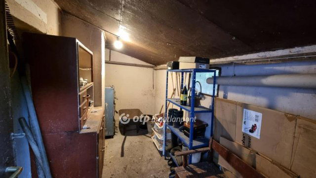 Eladó nyaraló, Csemőn 41.6 M Ft, 3 szobás / költözzbe.hu