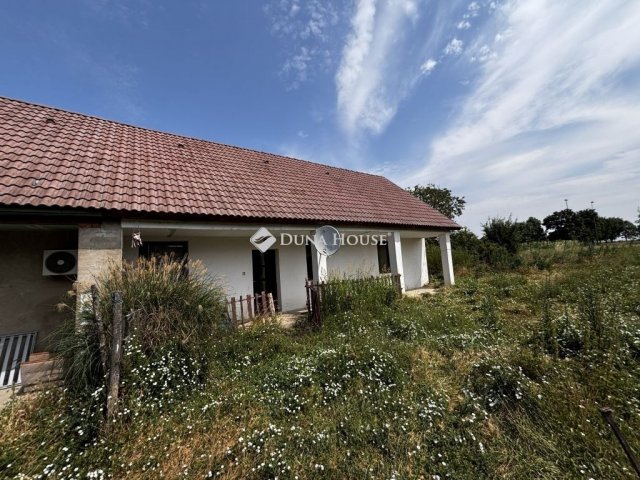 Eladó téglalakás, Lovászhetényben 13.9 M Ft, 4 szobás